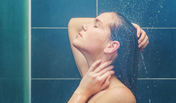 HOT OR COLD WATER—WHICH IS BETTER FOR YOUR HAIR?