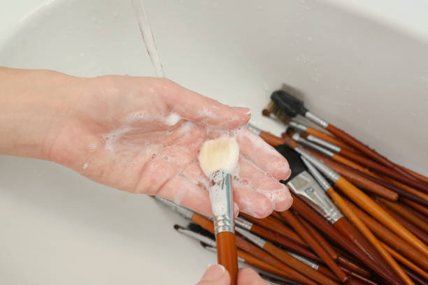 how to clean makeup brushes