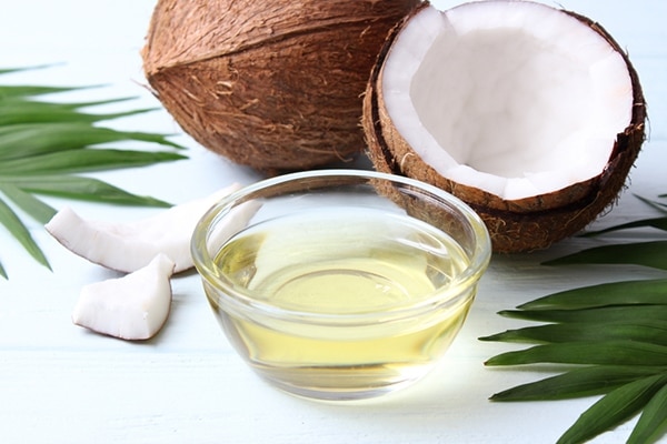 Coconut milk for frizzy hair