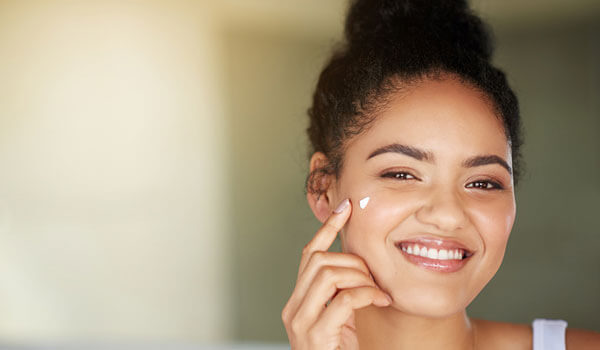 HOW TO PREP YOUR SKIN BEFORE APPLYING MAKEUP