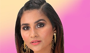 Makeup noobs, listen up! This is the easiest way to do a smokey eye 