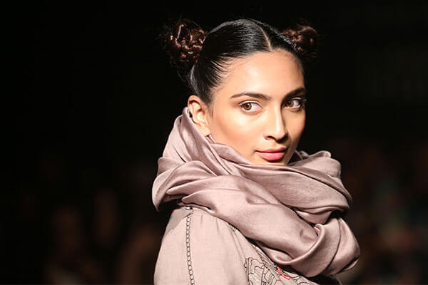 Double-cum-single braids at Akaaro by Gaurav Jai Gupta