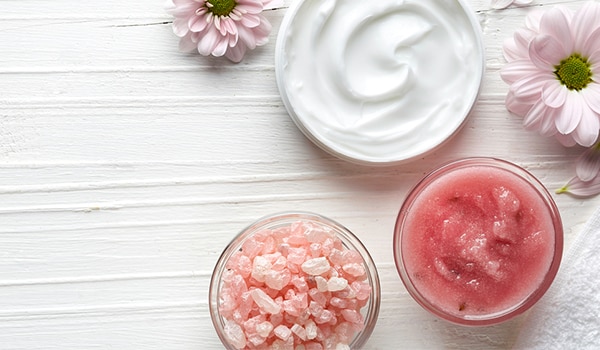 DIY strawberry and pomegranate scrub for healthy, glowing skin