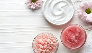 DIY strawberry and pomegranate scrub for healthy, glowing skin