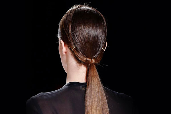 Hairstyles that can keep hair damage away