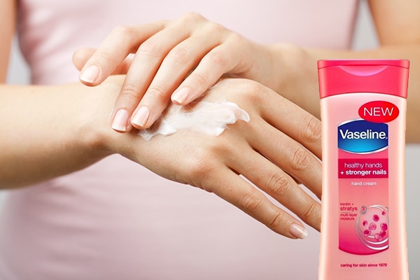 It helps heal damaged skin and prevent peeling It helps heal damaged skin and prevent peeling