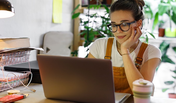  Easy WFH makeup tips to look great on video calls 